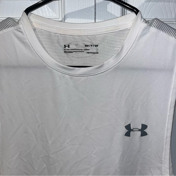 Under Armour Size SM Heatgear Sonic Fitted Tank - Picture 2 of 4